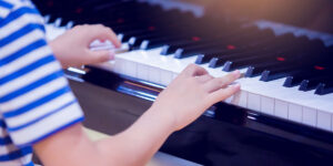 Klavier spielen lernen in Hamburg